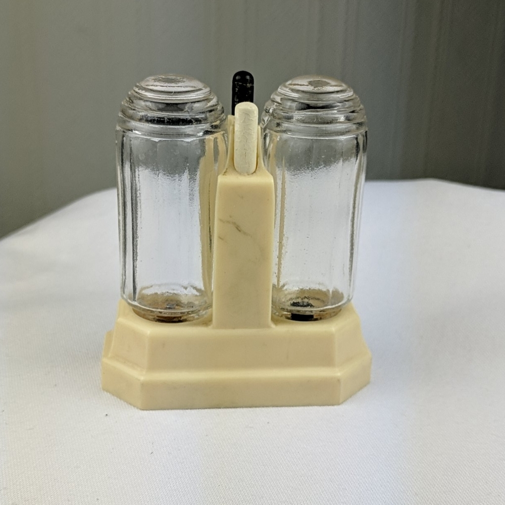 Art Deco Atomic Salt and Pepper Set